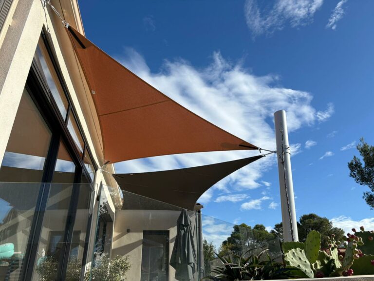 Double voile triangulaire